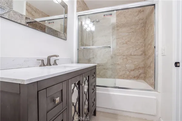 $619,999 | 18347 Saticoy Street, Unit 35, Reseda, CA 91335