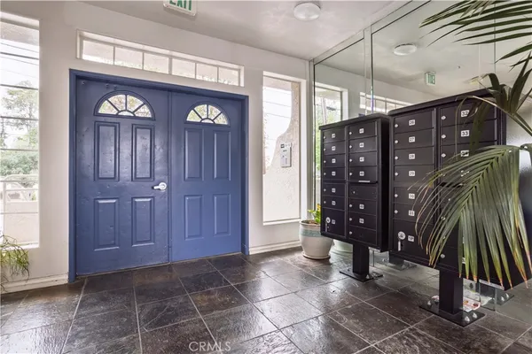 $619,999 | 18347 Saticoy Street, Unit 35, Reseda, CA 91335