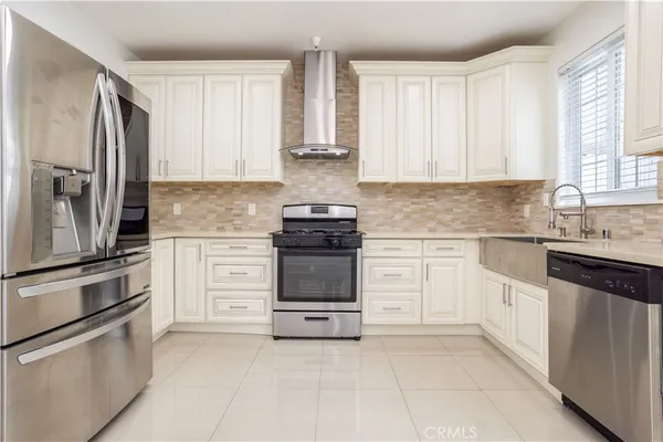 $619,999 | 18347 Saticoy Street, Unit 35, Reseda, CA 91335