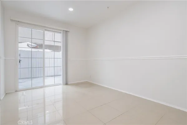 $619,999 | 18347 Saticoy Street, Unit 35, Reseda, CA 91335