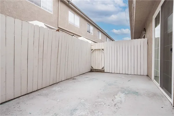 $619,999 | 18347 Saticoy Street, Unit 35, Reseda, CA 91335