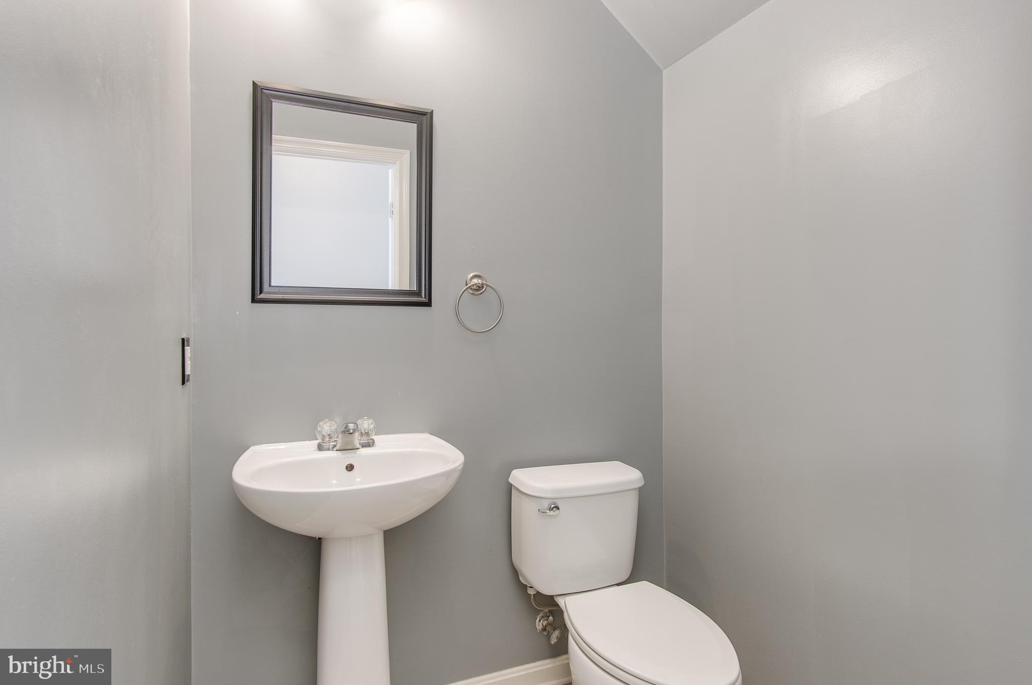 13016 Yellow Jacket Road Hagerstown, MD 21740 - Photo 12 of 42 Main Level Half Bath