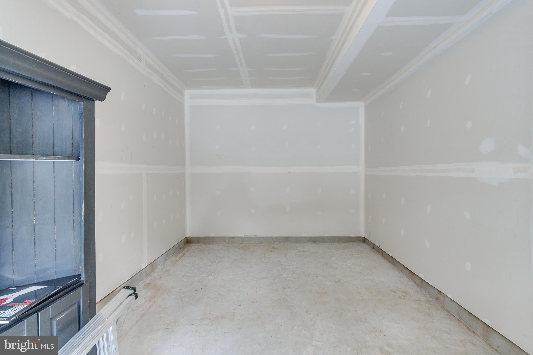 13016 Yellow Jacket Road Hagerstown, MD 21740 - Photo 35 of 42 Garage