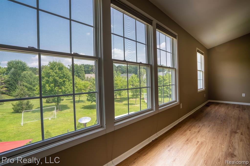 607 Bliss Drive Rochester Hills, MI 48307 - Photo 29 of 40