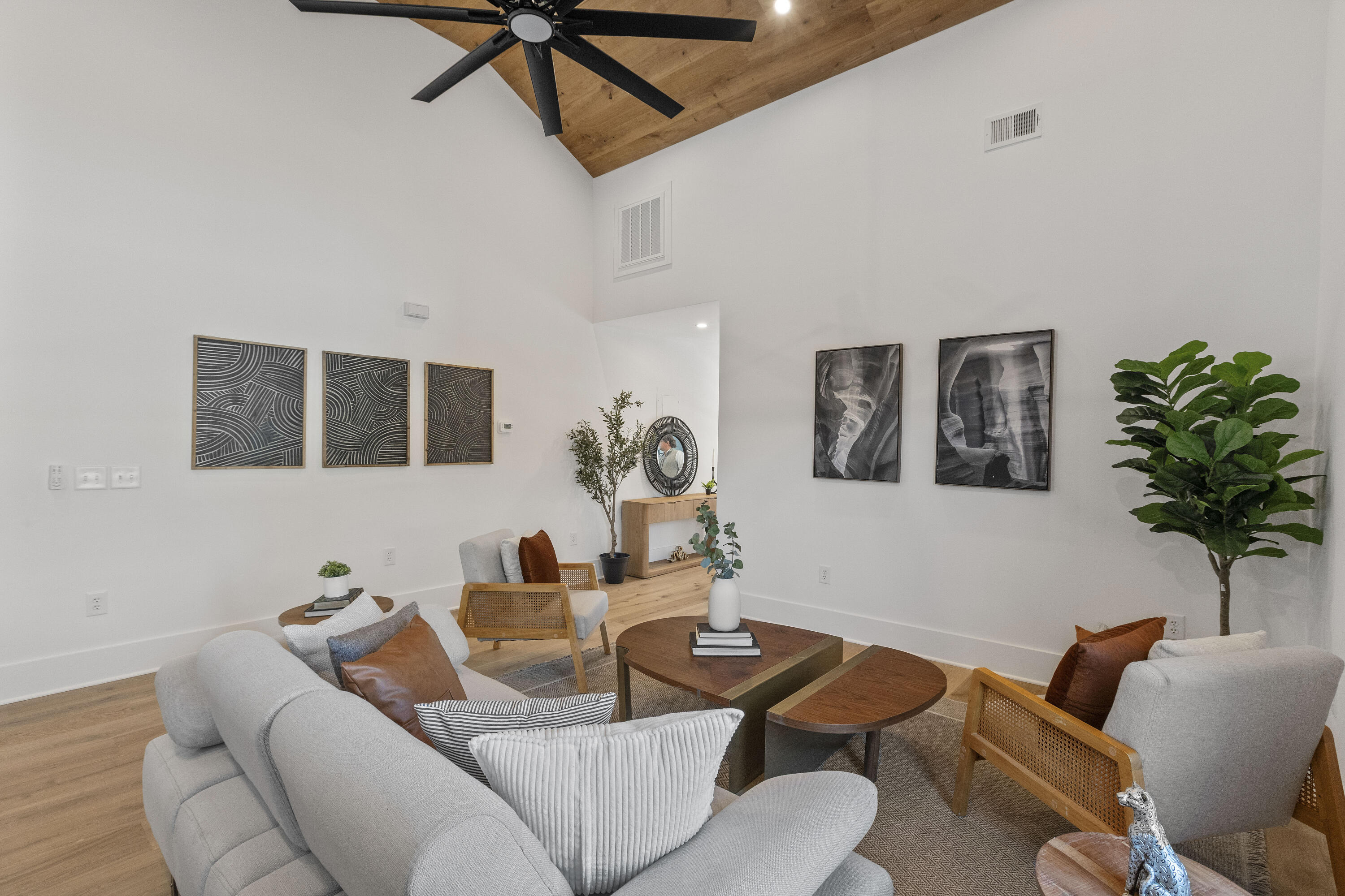 10 Magnolia Avenue Charleston, SC 29403 - Photo 12 of 46 10MagnoliaAve-CasaVerdeMediaLLC11