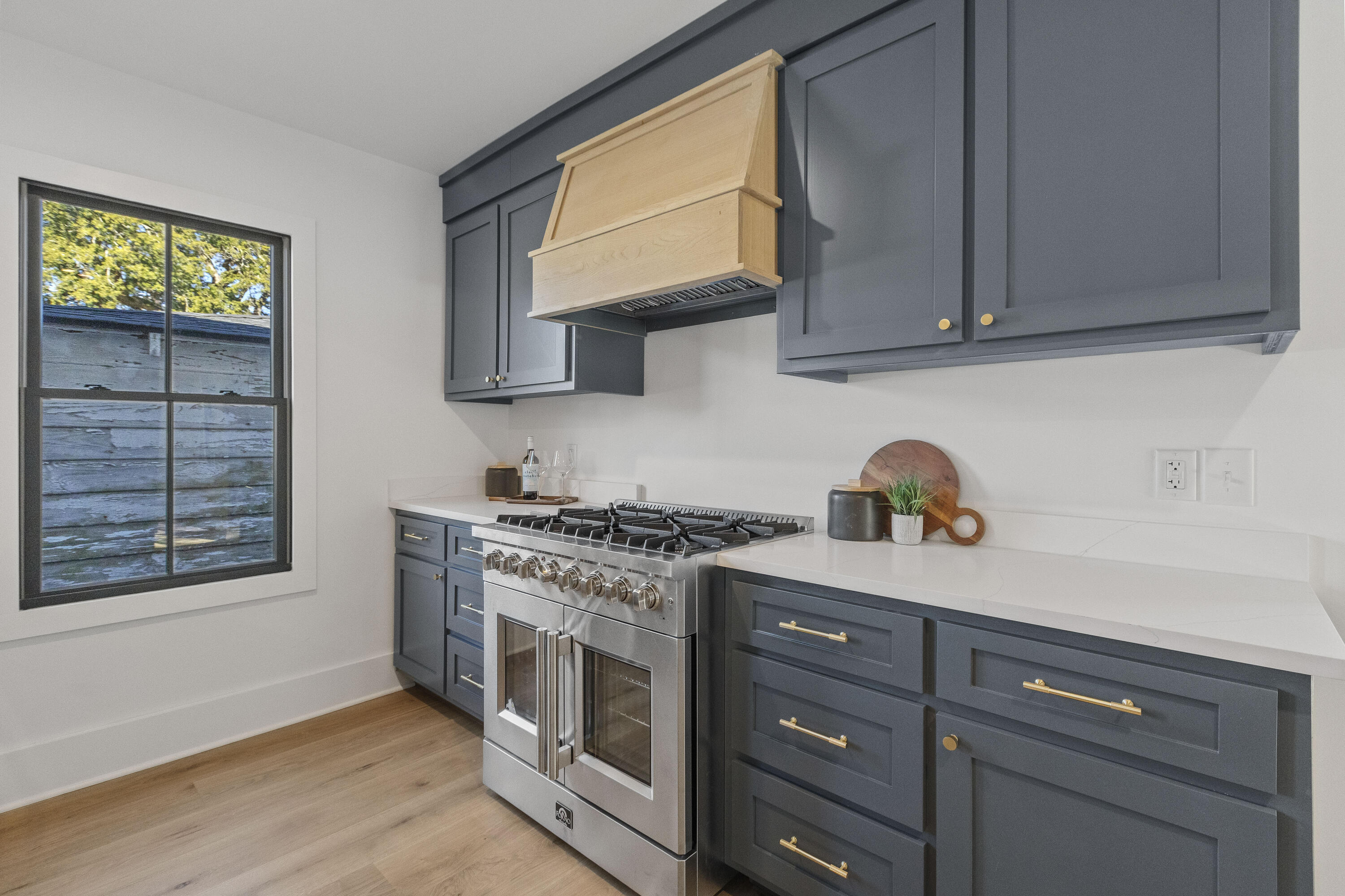 10 Magnolia Avenue Charleston, SC 29403 - Photo 14 of 46 10MagnoliaAve-CasaVerdeMediaLLC13