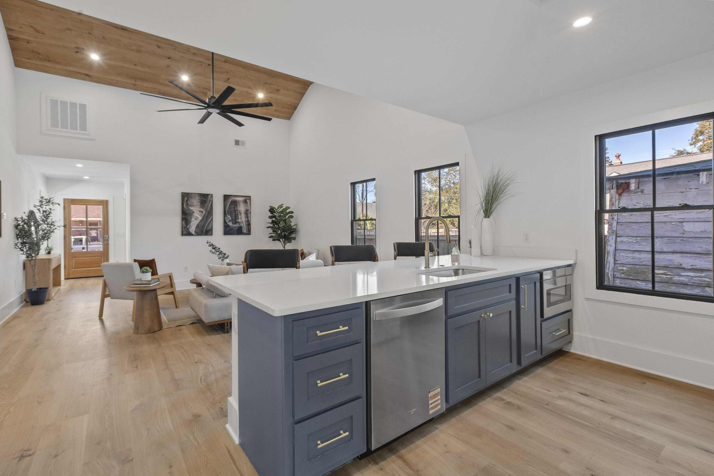 10 Magnolia Avenue Charleston, SC 29403 - Photo 16 of 46 10MagnoliaAve-CasaVerdeMediaLLC15