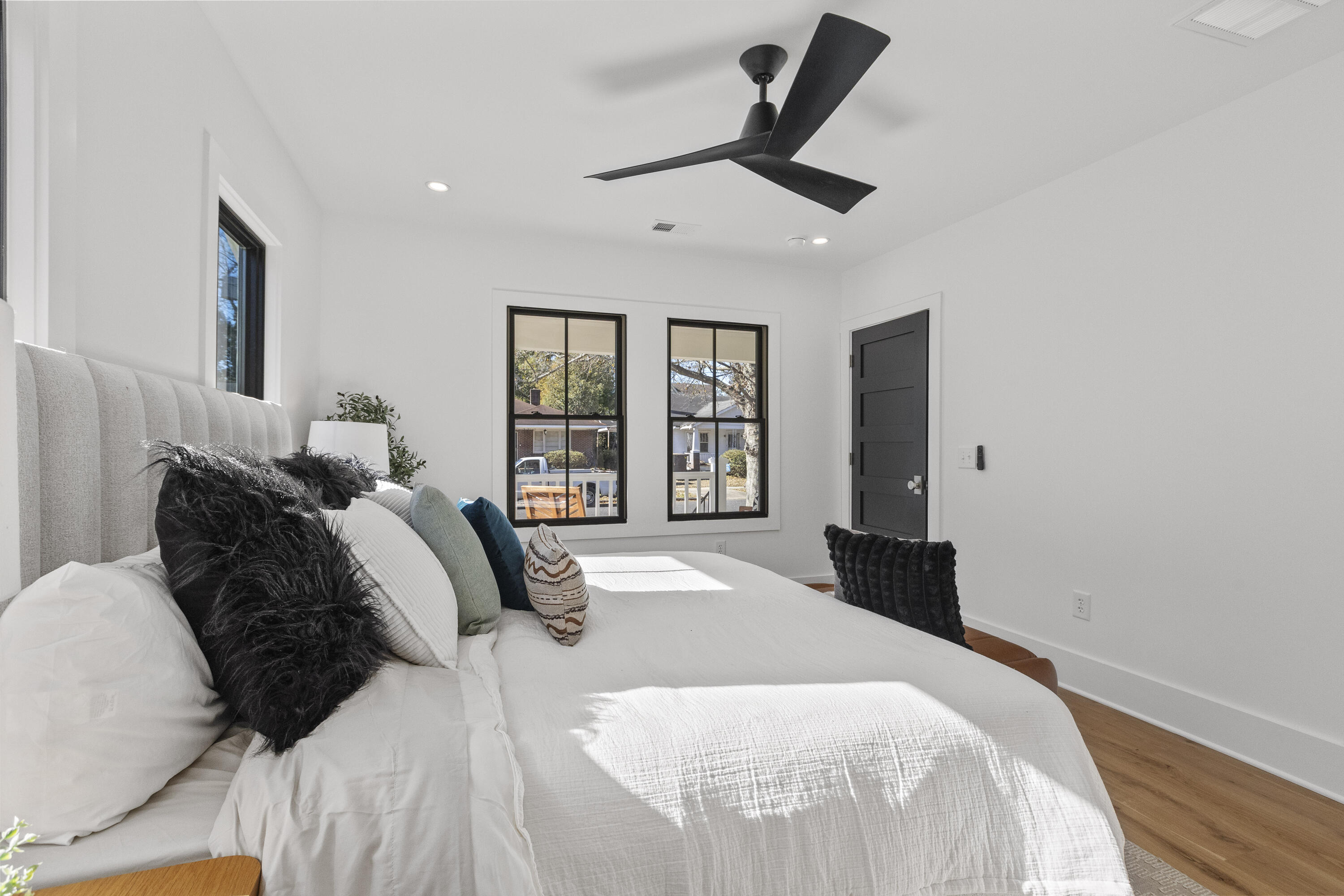 10 Magnolia Avenue Charleston, SC 29403 - Photo 22 of 46 10MagnoliaAve-CasaVerdeMediaLLC21