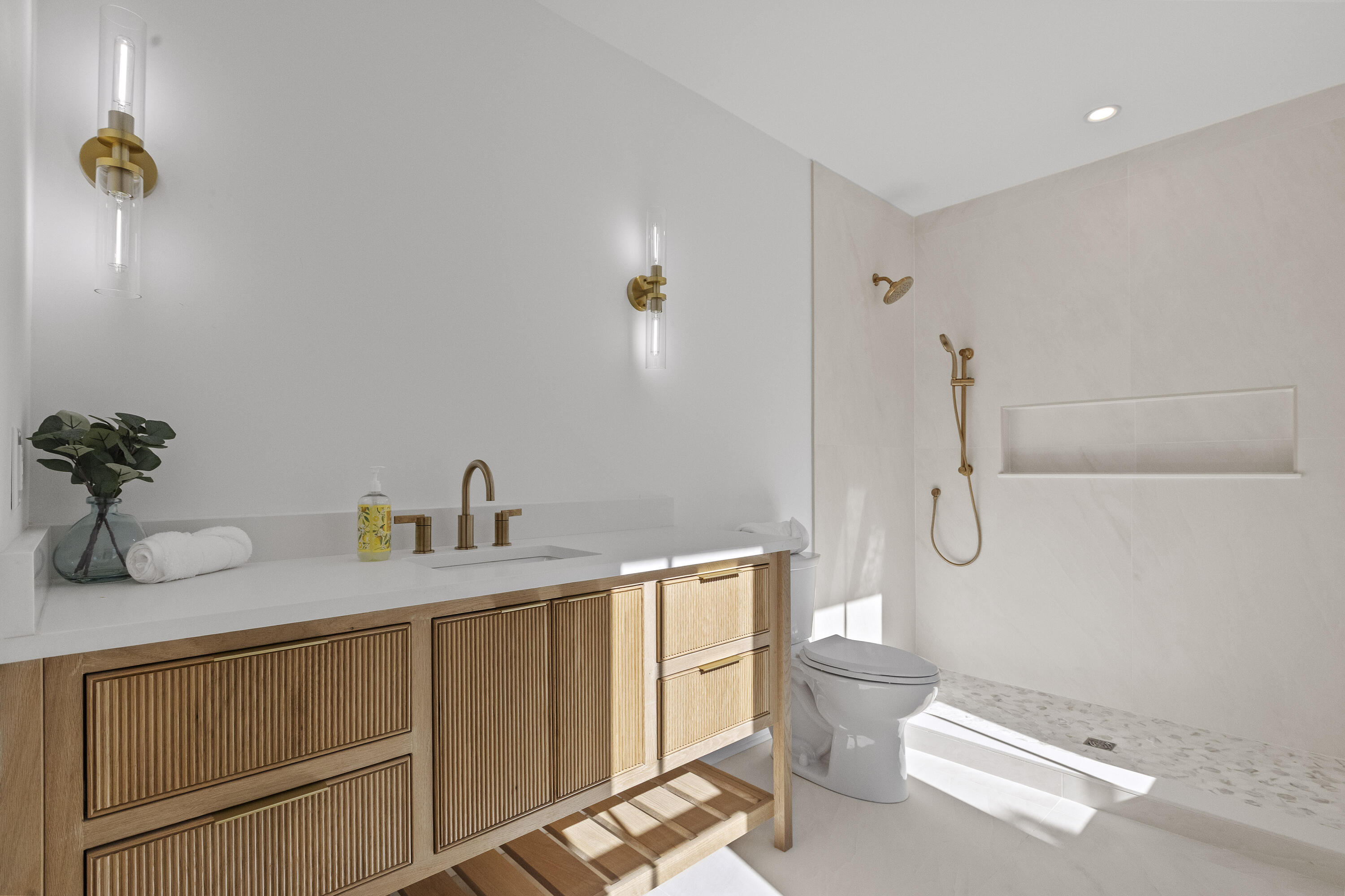 10 Magnolia Avenue Charleston, SC 29403 - Photo 23 of 46 10MagnoliaAve-CasaVerdeMediaLLC22