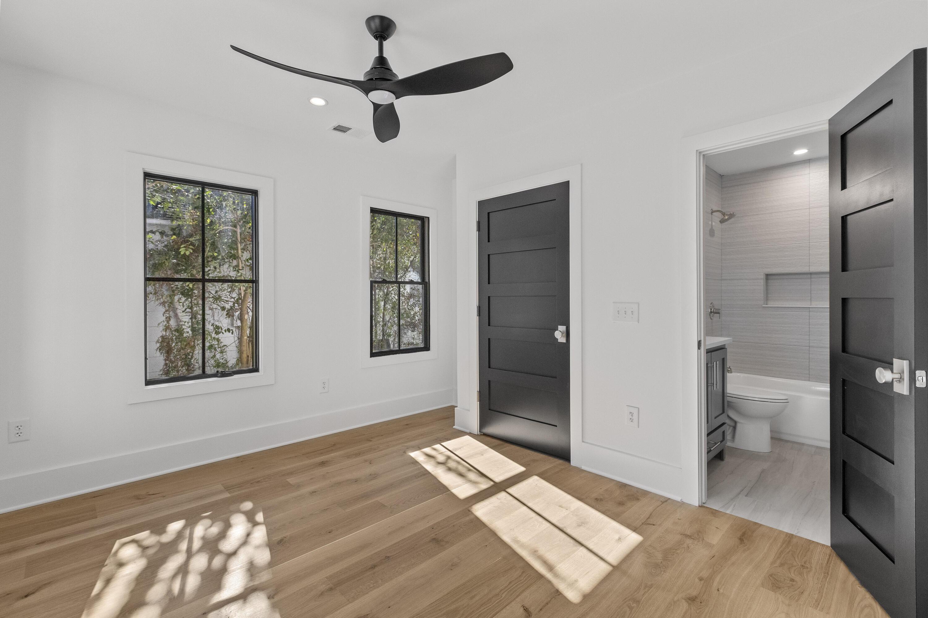 10 Magnolia Avenue Charleston, SC 29403 - Photo 29 of 46 10MagnoliaAve-CasaVerdeMediaLLC28