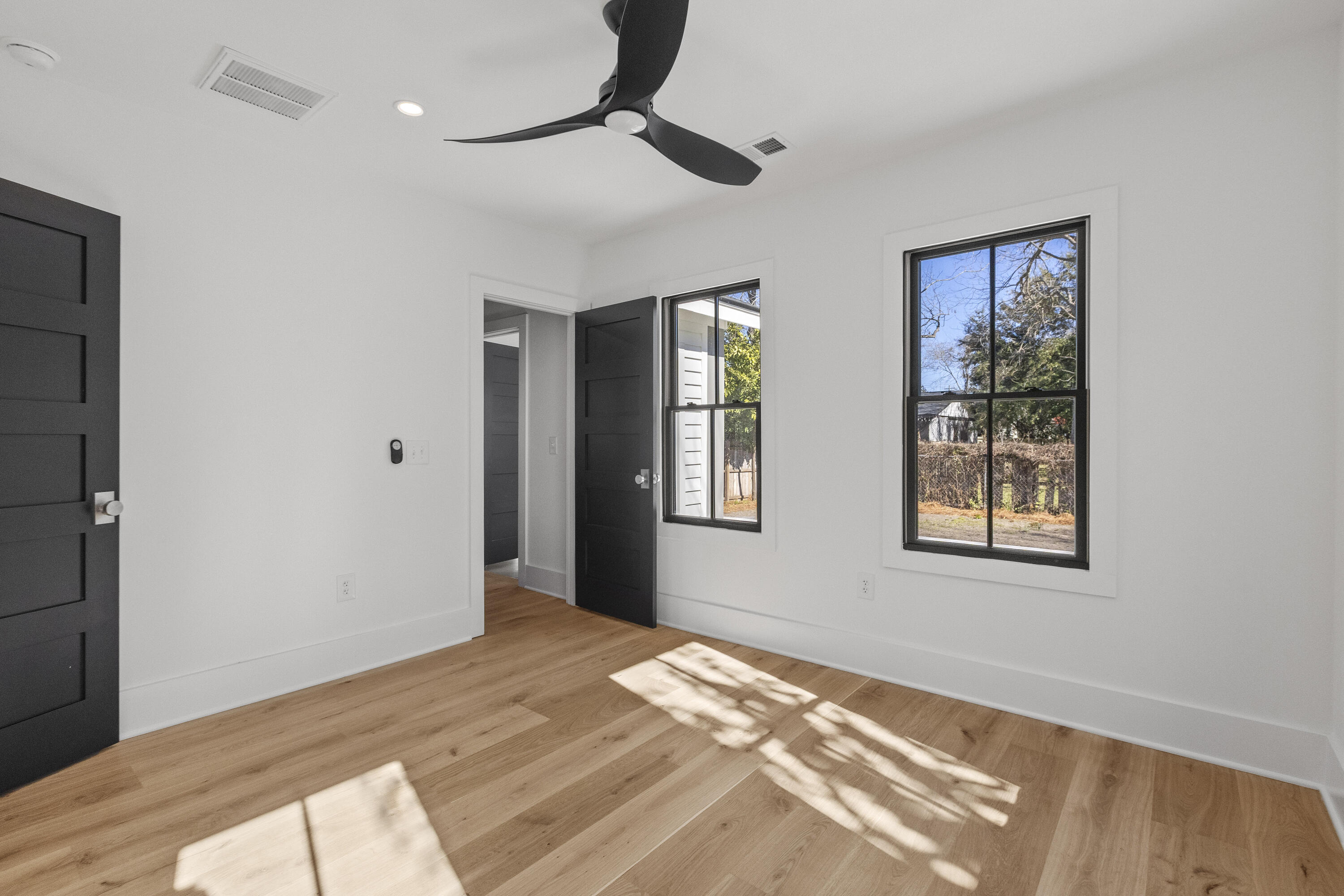 10 Magnolia Avenue Charleston, SC 29403 - Photo 31 of 46 10MagnoliaAve-CasaVerdeMediaLLC30