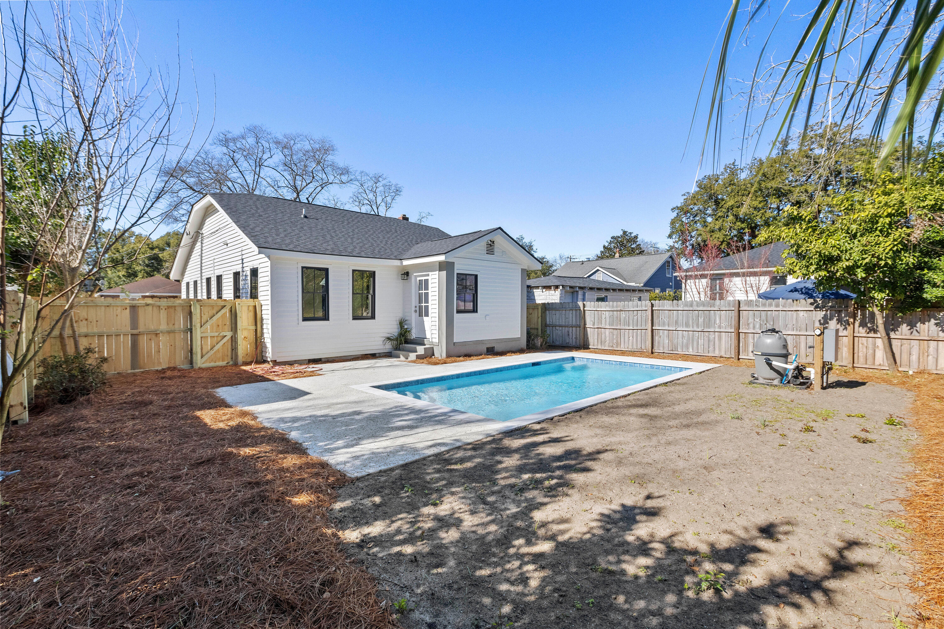 10 Magnolia Avenue Charleston, SC 29403 - Photo 41 of 46 10MagnoliaAve-CasaVerdeMediaLLC35