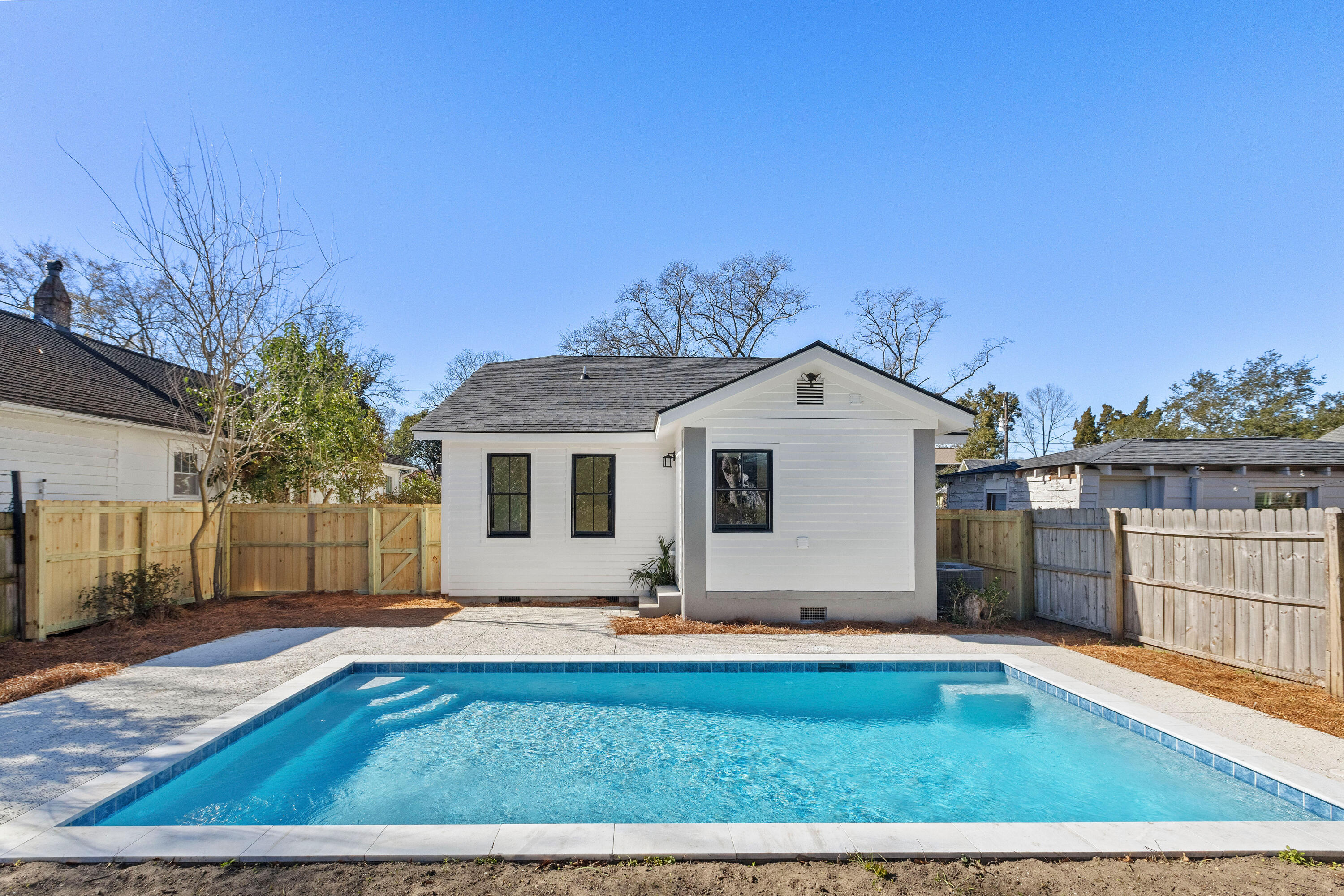 10 Magnolia Avenue Charleston, SC 29403 - Photo 43 of 46 10MagnoliaAve-CasaVerdeMediaLLC37