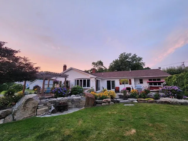 $739,900 | 105 Warrenton Street, Rockport, ME 04856