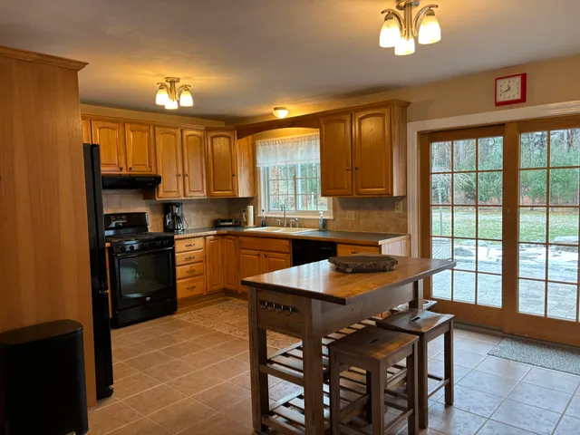 $739,900 | 105 Warrenton Street, Rockport, ME 04856