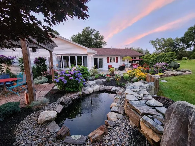 $739,900 | 105 Warrenton Street, Rockport, ME 04856