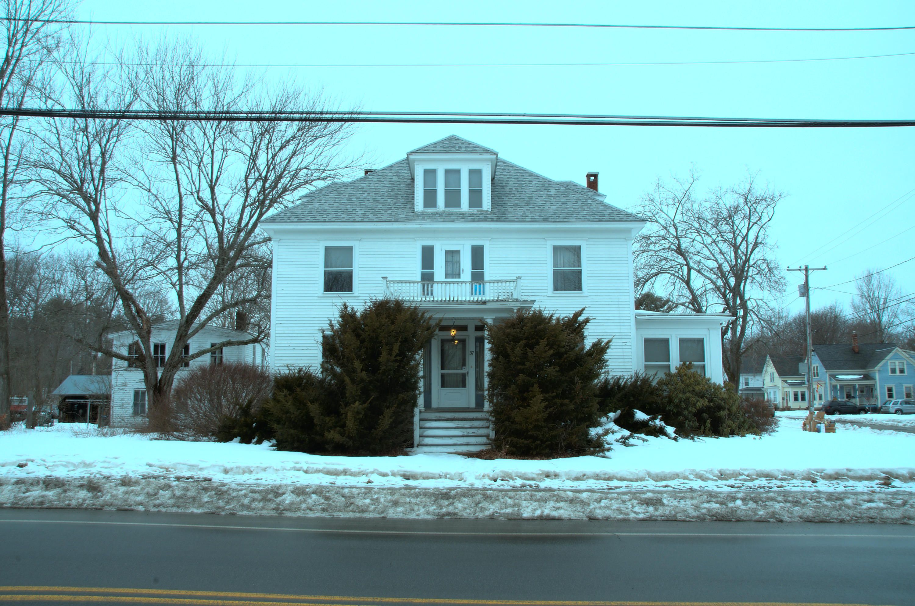 37 Oak Street Springvale, ME 04083 - Photo 2 of 30 DSC_6609-hdr