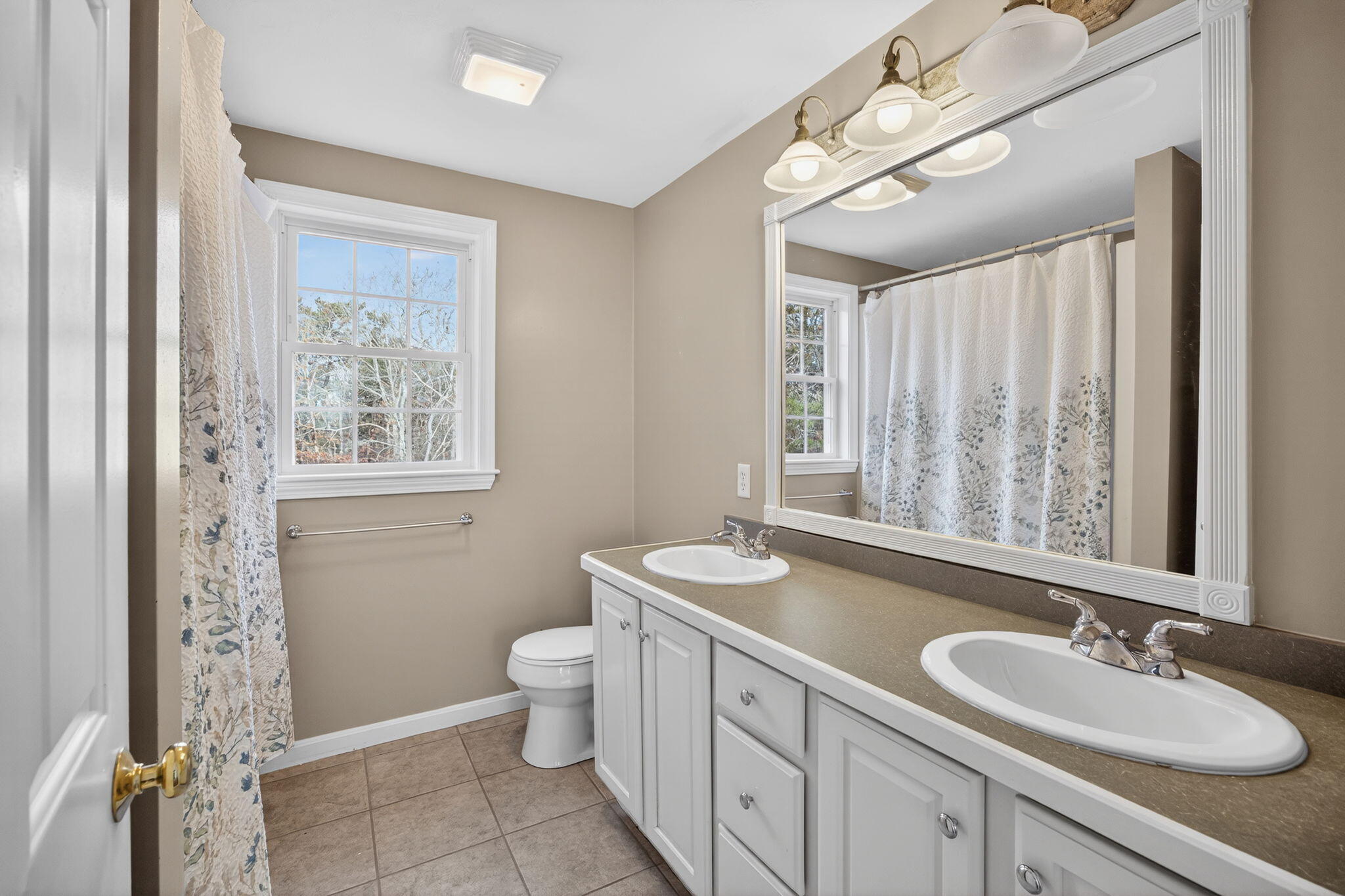 57 Grand Oak Road Forestdale, MA 02644 - Photo 17 of 41 51-PF0A3718