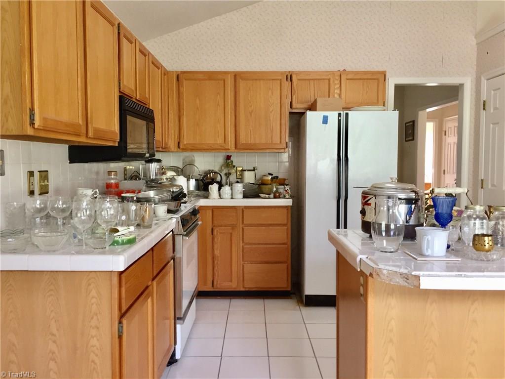2711 Castle Croft Road Greensboro, NC 27407 - Photo 11 of 24 Gallery Image 11
