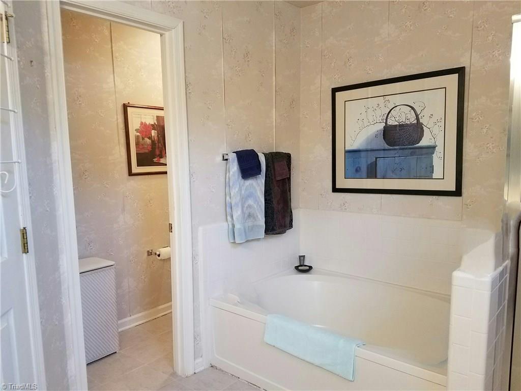 2711 Castle Croft Road Greensboro, NC 27407 - Photo 17 of 24 Gallery Image 17