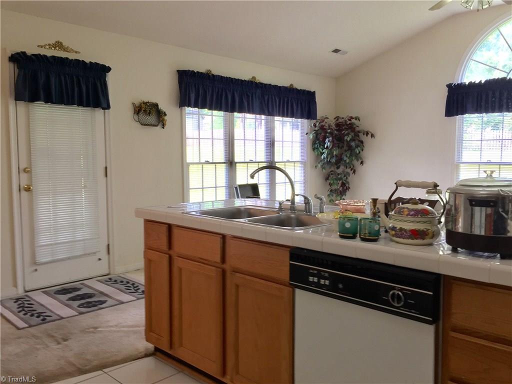 2711 Castle Croft Road Greensboro, NC 27407 - Photo 10 of 24 Gallery Image 10