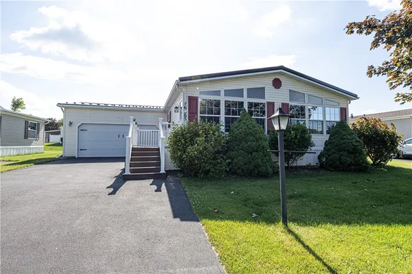 $149,900 | 6365 Kims Drive, Unit 346, Victor, NY 14564