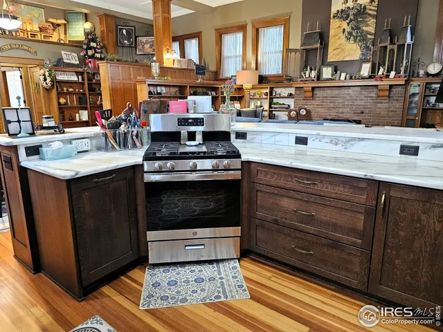 a picture of a black and white photo