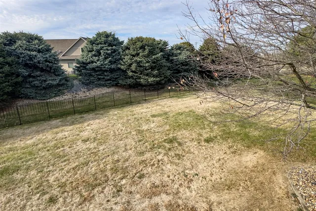 $389,900 | 2822 Chesapeake Lane, Bloomington, IL 61704