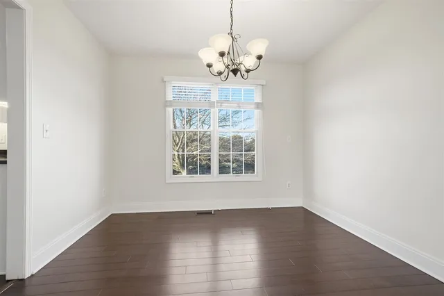 $384,900 | 2822 Chesapeake Lane, Bloomington, IL 61704