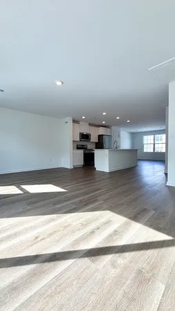$2,595 | 863 Briar Gln Court, Unit 863, Hampshire, IL 60140