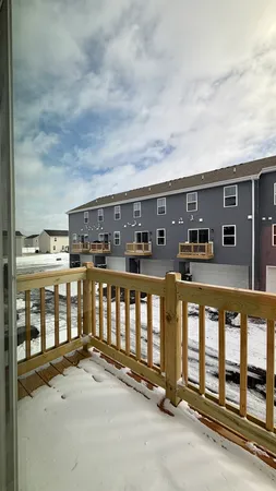 $2,595 | 863 Briar Gln Court, Unit 863, Hampshire, IL 60140