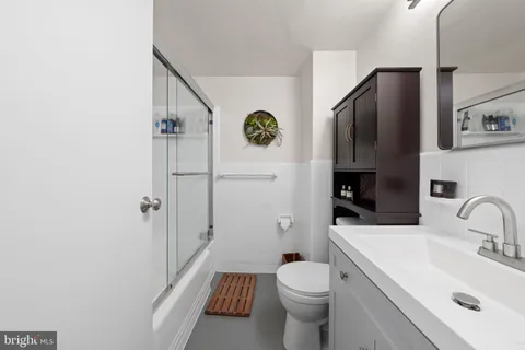 $320,000 | 1810 Rittenhouse Square, Unit 610, Philadelphia, PA 19103