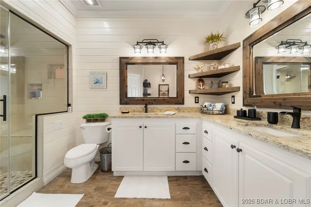 $466,000 | 202 East Palisades Condo Drive, Unit 4B, Lake Ozark, MO 65049