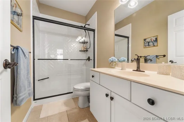 $466,000 | 202 East Palisades Condo Drive, Unit 4B, Lake Ozark, MO 65049