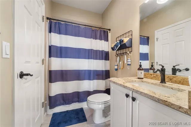 $466,000 | 202 East Palisades Condo Drive, Unit 4B, Lake Ozark, MO 65049