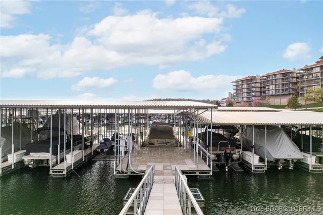 $466,000 | 202 East Palisades Condo Drive, Unit 4B, Lake Ozark, MO 65049