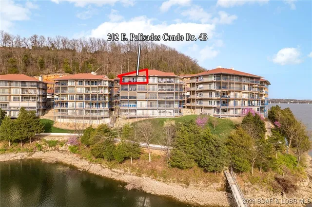 $466,000 | 202 East Palisades Condo Drive, Unit 4B, Lake Ozark, MO 65049
