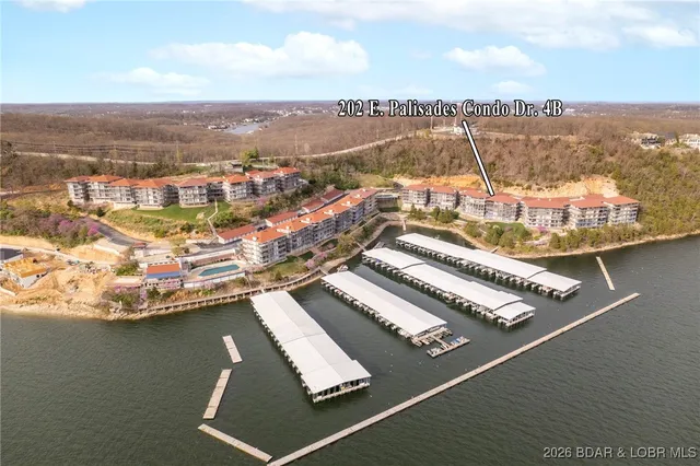 $466,000 | 202 East Palisades Condo Drive, Unit 4B, Lake Ozark, MO 65049
