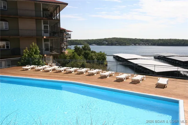 $466,000 | 202 East Palisades Condo Drive, Unit 4B, Lake Ozark, MO 65049