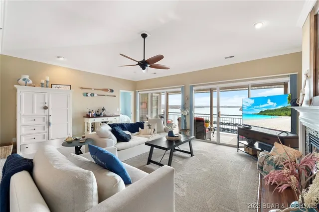$466,000 | 202 East Palisades Condo Drive, Unit 4B, Lake Ozark, MO 65049