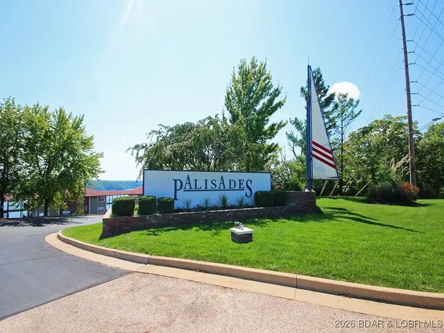 $466,000 | 202 East Palisades Condo Drive, Unit 4B, Lake Ozark, MO 65049