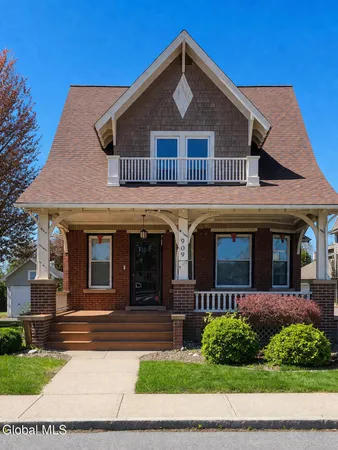 $299,999 | 909 Woodland Avenue, Schenectady, NY 12309