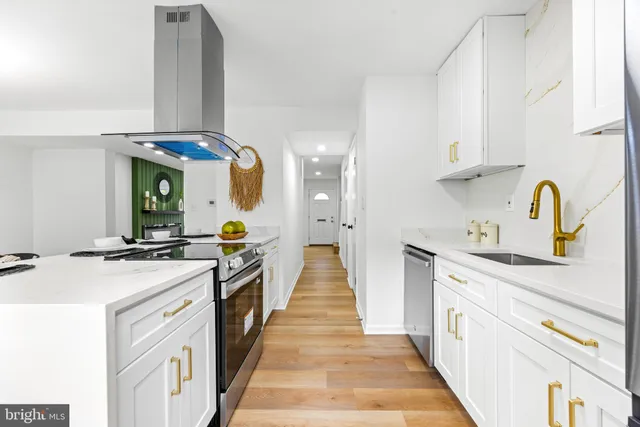 $475,000 | 9834 Maple Leaf Drive, Gaithersburg, MD 20886