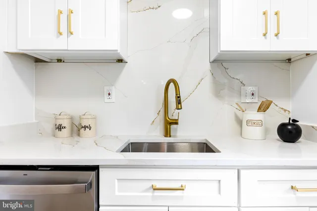 $475,000 | 9834 Maple Leaf Drive, Gaithersburg, MD 20886