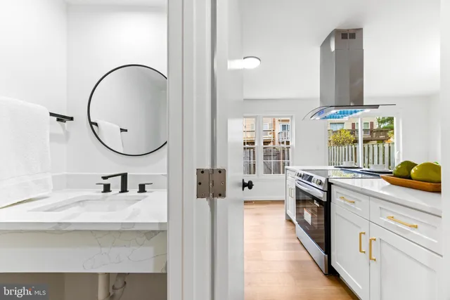 $475,000 | 9834 Maple Leaf Drive, Gaithersburg, MD 20886