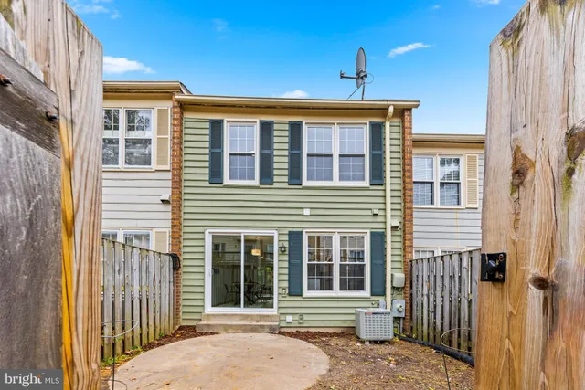 $475,000 | 9834 Maple Leaf Drive, Gaithersburg, MD 20886