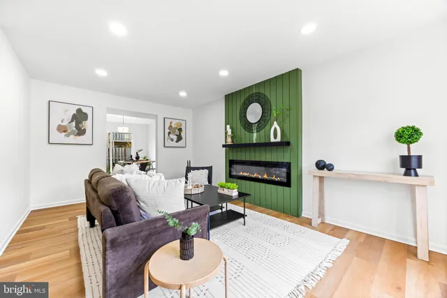 $475,000 | 9834 Maple Leaf Drive, Gaithersburg, MD 20886