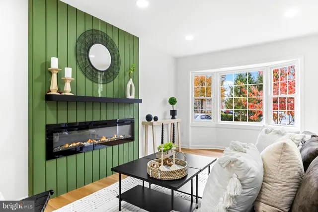 $475,000 | 9834 Maple Leaf Drive, Gaithersburg, MD 20886