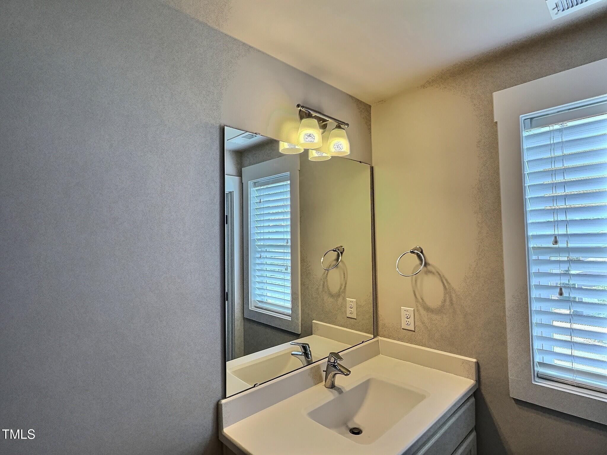 2319 Great Ridge Parkway Chapel Hill, NC 27516 - Photo 15 of 21 exposio_132408601