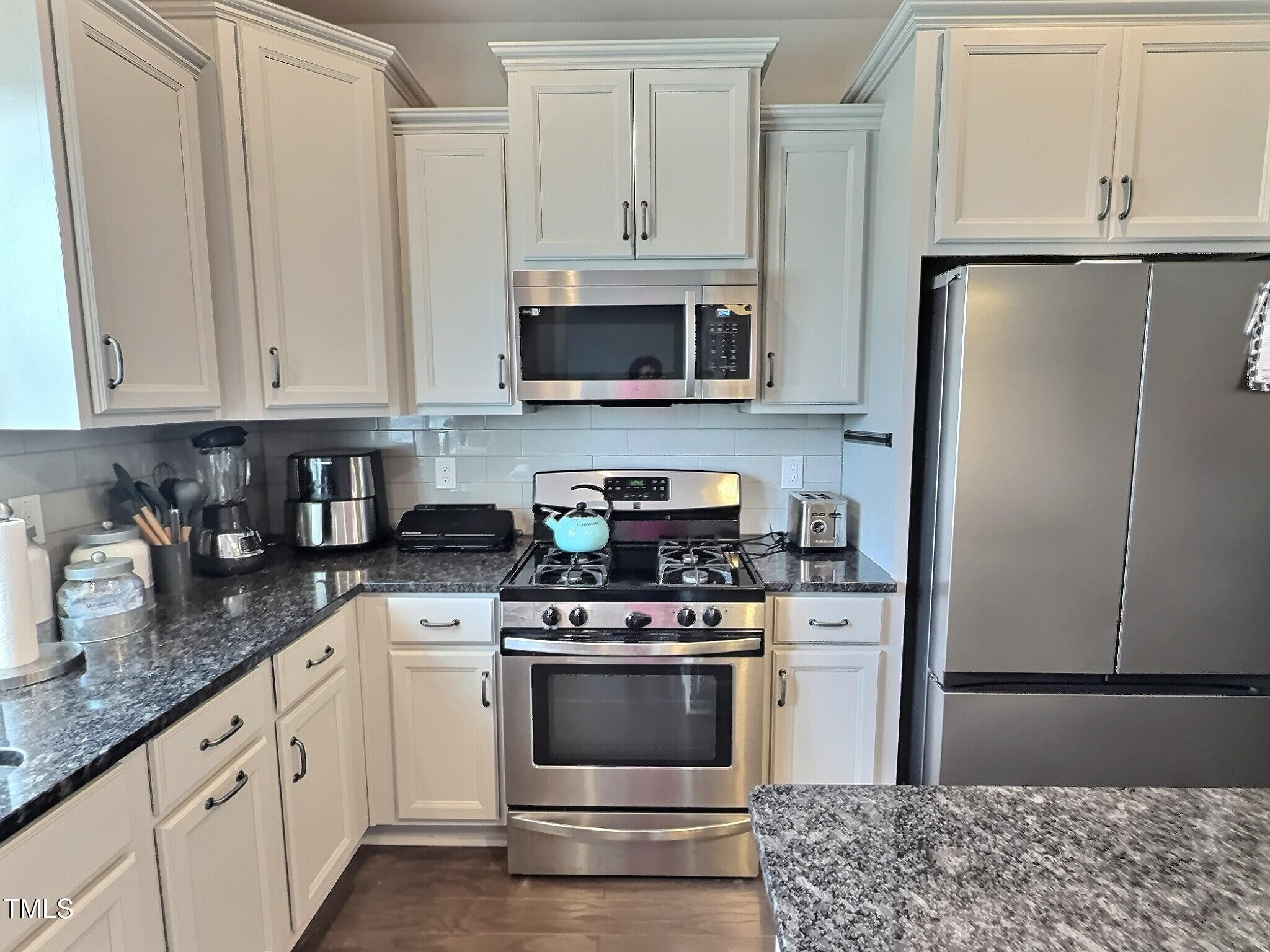 2319 Great Ridge Parkway Chapel Hill, NC 27516 - Photo 7 of 21 exposio_132408704